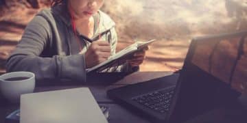 Financial Aid for Online Degrees: US Student Guide - Cover Image