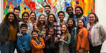 Immigration's Impact on US Cultural Diversity: A 2025 View - Cover Image