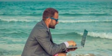 US Tax Laws 2025: A Digital Nomad's Guide to Income Impact - Cover Image